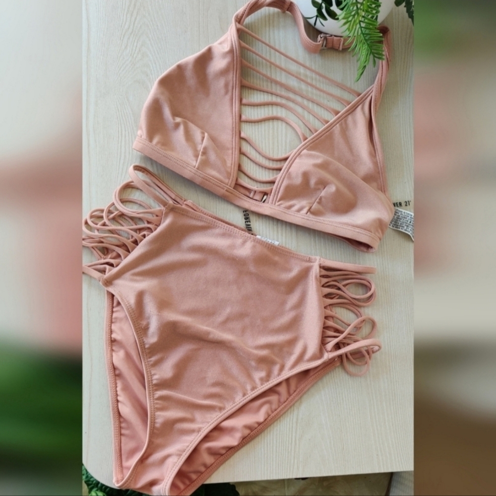 Forever 21,Peach Tone High Rise, Cut Out 2-Piece Bikini Size Medium